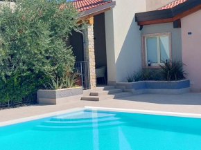 CASA PERGOLA 2 - Grazioso appartamento per 5 persone - Fronte piscina, parcheggio Bardolino